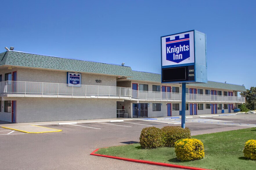 Primary Photo Of 1551 E Fry Blvd, Sierra Vista Hotel For Sale