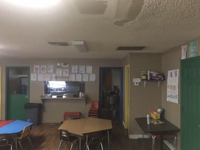 More Photos Of 209 E Kennedy Blvd, Eatonville Flex For Lease