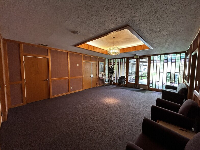 More Photos Of 5520 Topeka Dr, Tarzana Specialty For Sale
