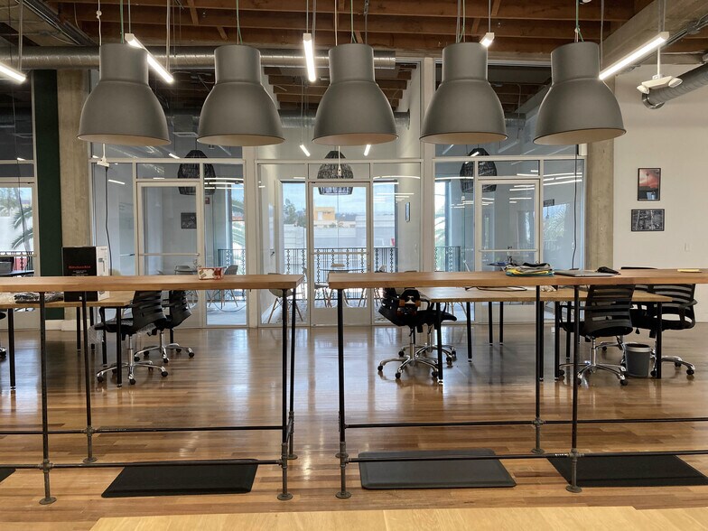 More Photos Of 5410 Wilshire Blvd, Los Angeles Loft Creative Space For Lease