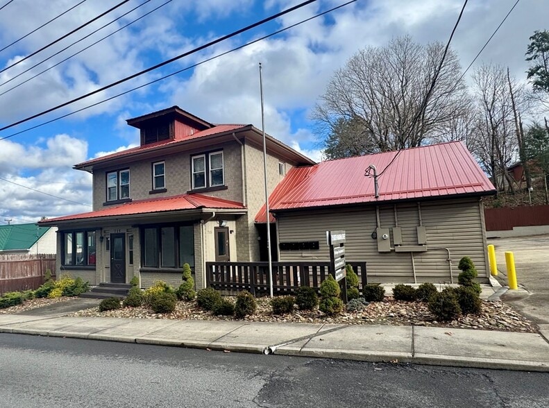 More Photos Of 715 N Kanawha St, Beckley Freestanding For Lease