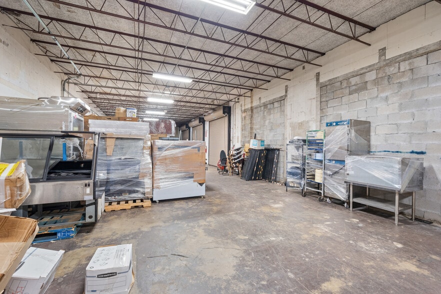More Photos Of 802 NW 57th Ct, Fort Lauderdale Warehouse For Lease