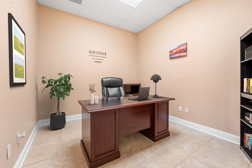 More Photos Of 310 Commerce Lake Dr, Saint Augustine Light Distribution For Lease