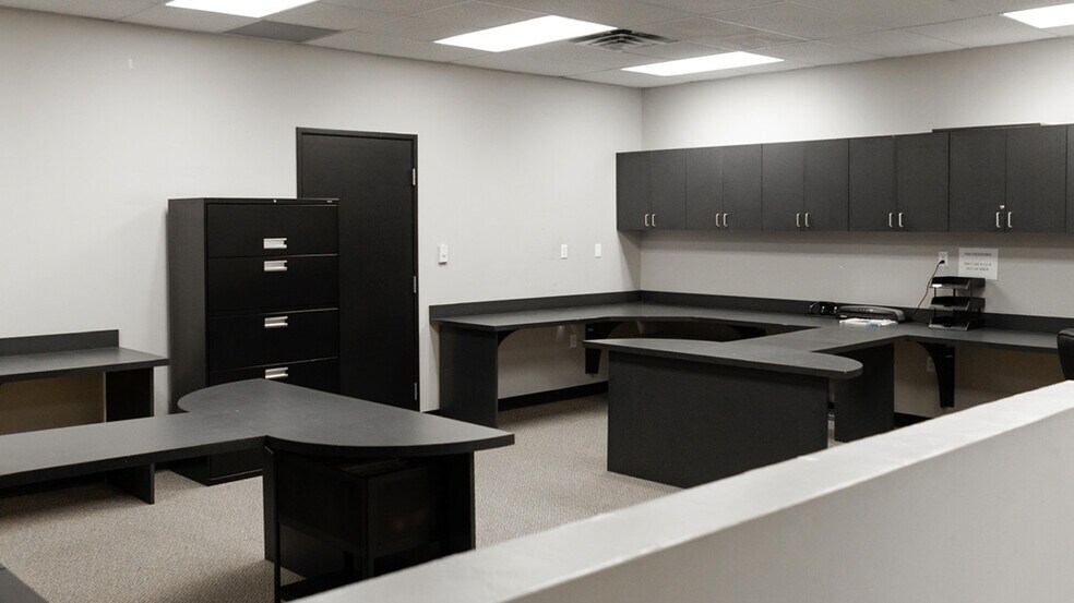 More Photos Of 558 S Central Expy, Richardson Office For Sale