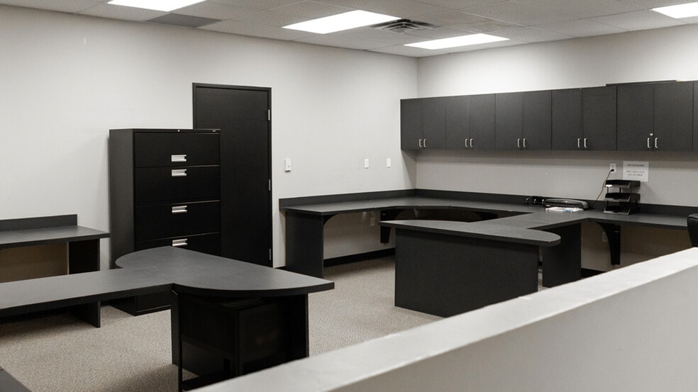 More Photos Of 558 S Central Expy, Richardson Office For Sale
