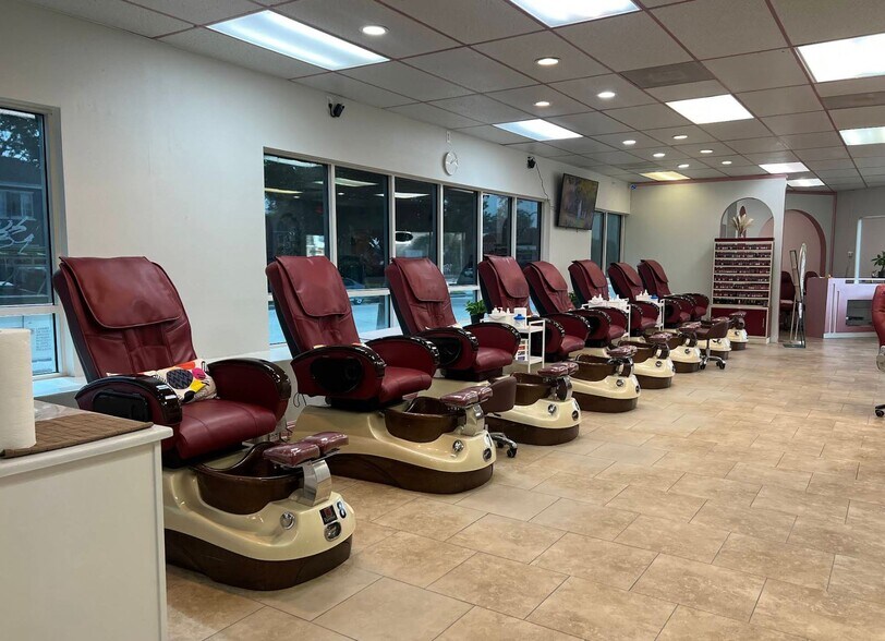 More Photos Of 550 S Glendora Ave, West Covina Storefront Retail Office For Lease