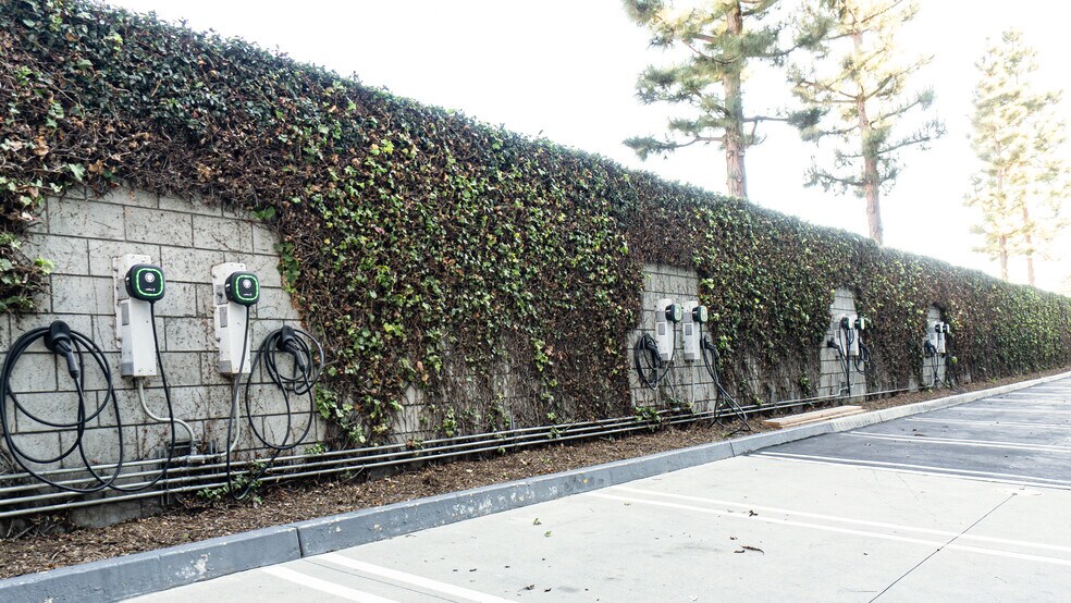 More Photos Of 1888 Rosecrans Ave, Manhattan Beach Office For Lease