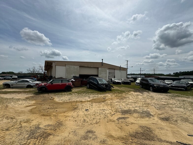 More Photos Of 2032 Sylvester Dr, Moultrie Unknown For Lease
