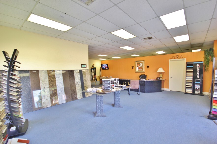 More Photos Of 101-181 Commercial Sq, Slidell Storefront Retail Office For Lease