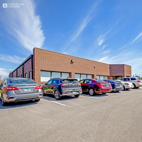 More Photos Of 305-317 Oswalt Ave, Batavia Flex For Lease