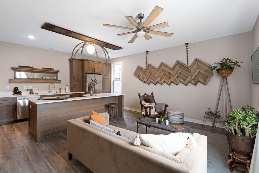 More Photos Of 518,520 S 6th St, Milwaukee Hospitality For Sale