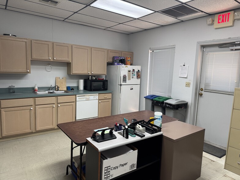 More Photos Of 1401 Maclay Commerce Dr, Tallahassee Office For Sale