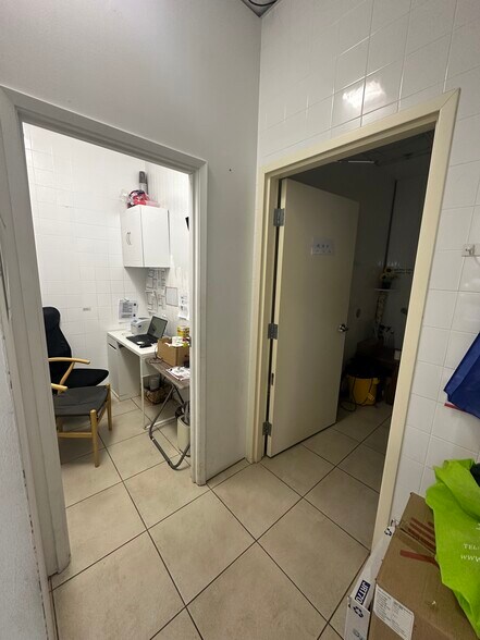 More Photos Of 21 Fairburn Dr, Markham Light Distribution For Sale