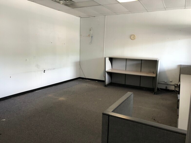 More Photos Of 4120-4128 N Milwaukee Ave, Chicago Storefront For Lease