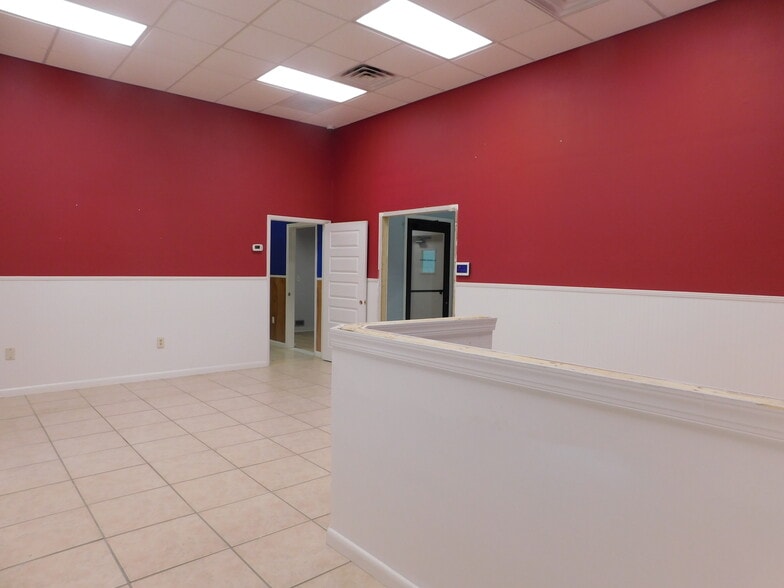 More Photos Of 5070 Industry Dr, Melbourne Manufacturing For Lease