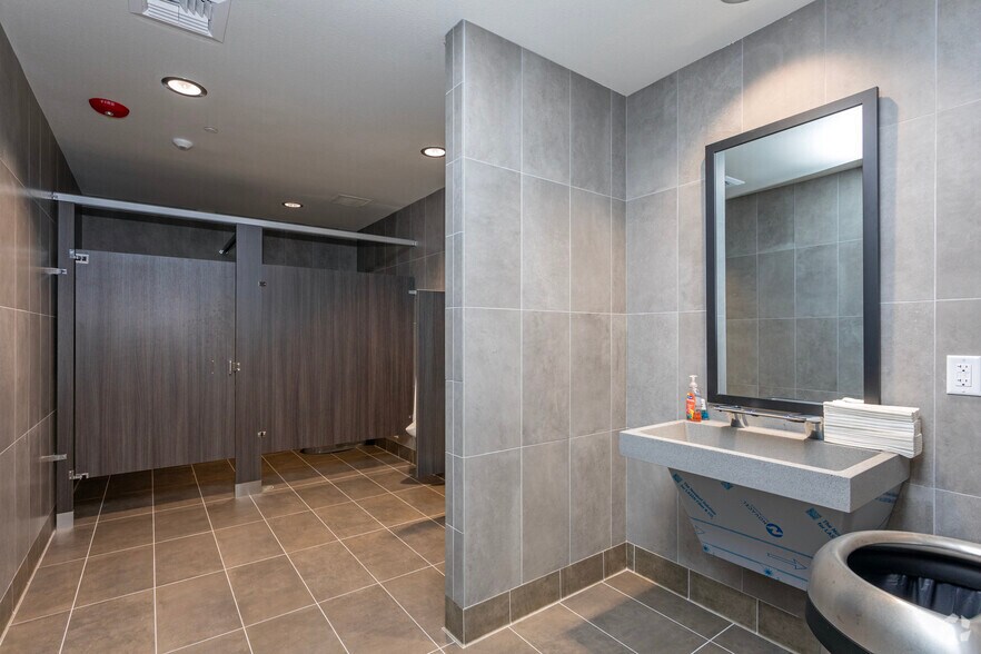 More Photos Of 265 E River Park Cir, Fresno Coworking Space