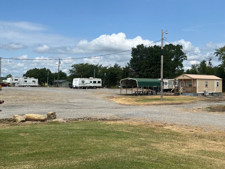 More Photos Of 4361 E Highway 3, Atoka Trailer Camper Park For Lease