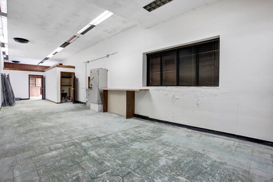 More Photos Of 2201-03 Broadway, East Chicago Freestanding For Sale
