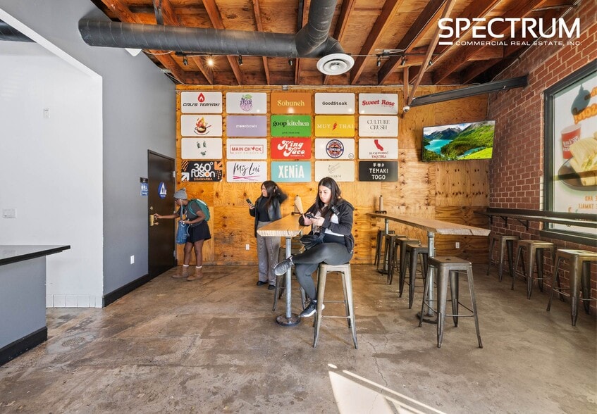 More Photos Of 11419 Santa Monica Blvd, Los Angeles Restaurant For Lease