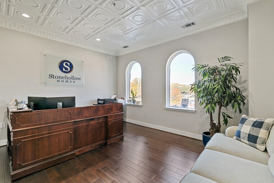 More Photos Of 205 W Louisiana St, McKinney Office For Lease