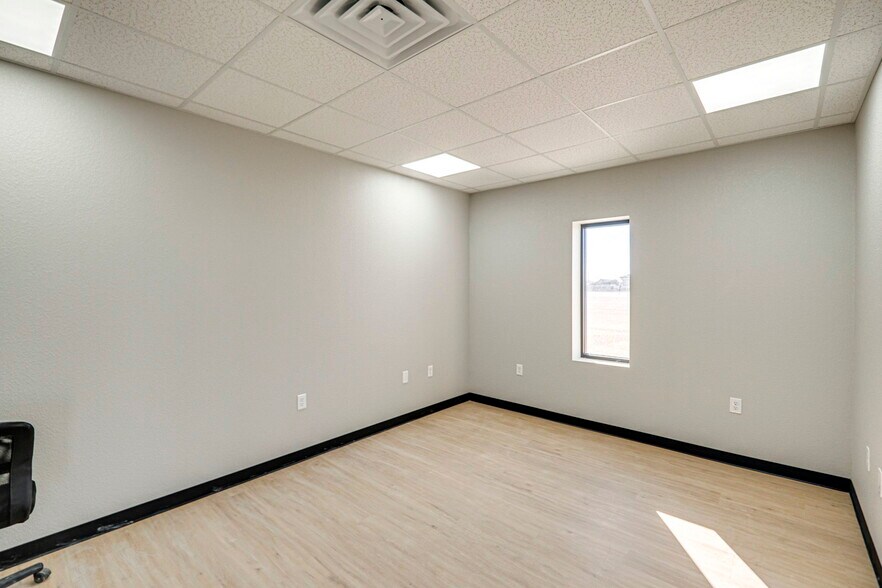 More Photos Of 16791 W Basin St, Odessa Warehouse For Sale