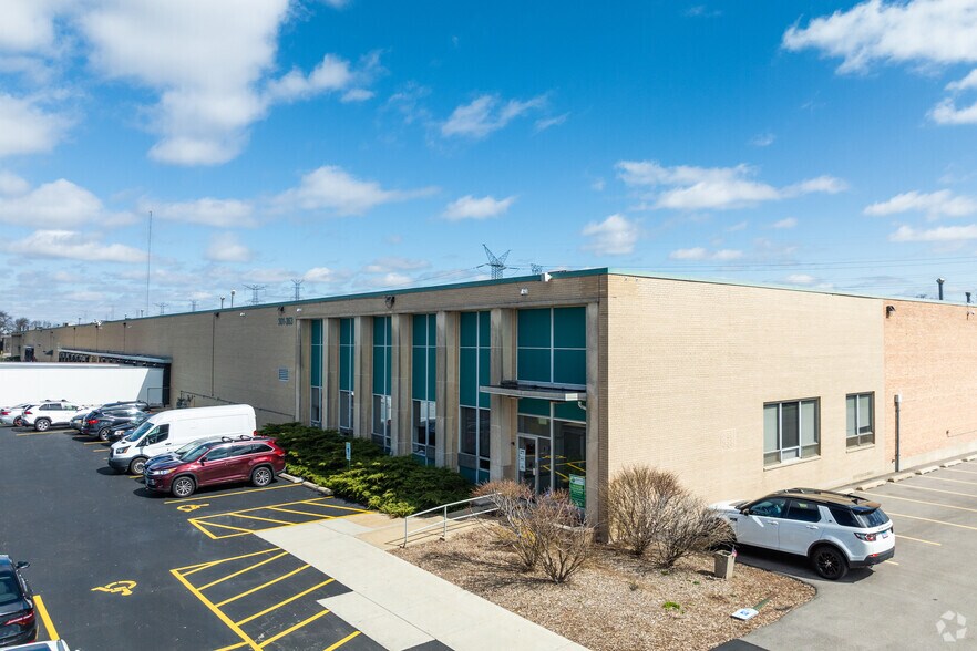 Primary Photo Of 301-363 N Third Ave, Des Plaines Distribution For Sale