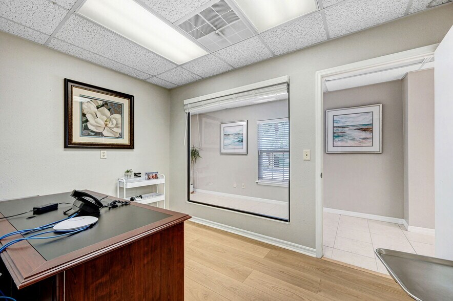 More Photos Of 1801 Sarno Rd, Melbourne Medical For Sale