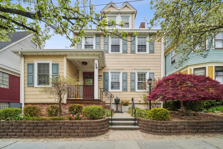 Primary Photo Of 34 Park St, Montclair Office Residential For Lease