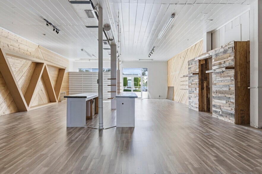 More Photos Of 5023 S Dixie Hwy, West Palm Beach Storefront For Lease