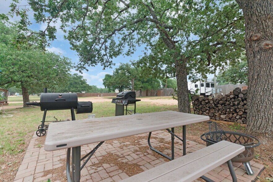 More Photos Of 310 Cortez Trl, Buchanan Dam Trailer Camper Park For Sale