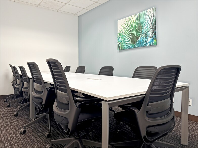 More Photos Of 12100 Wilshire Blvd, Los Angeles Coworking Space