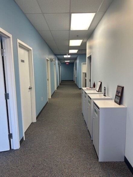 More Photos Of 4170 Lafayette Center Dr, Chantilly Light Distribution For Lease