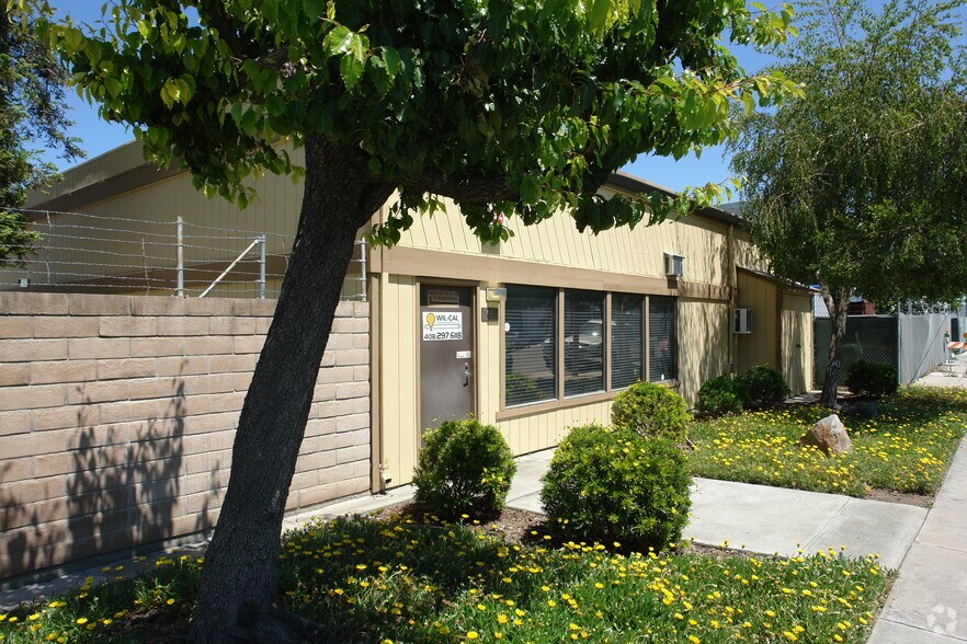 More Photos Of 1680-1688 Pomona Ave, San Jose Manufacturing For Sale