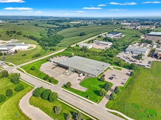 More Photos Of 4949 Chavenelle Rd, Dubuque Industrial For Sale