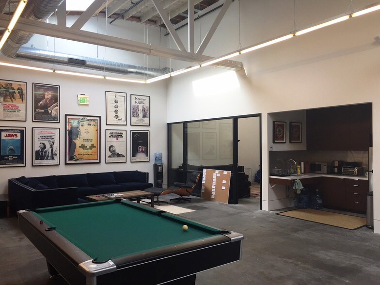 More Photos Of 1010-1012 N Highland Ave, Los Angeles Light Manufacturing For Lease