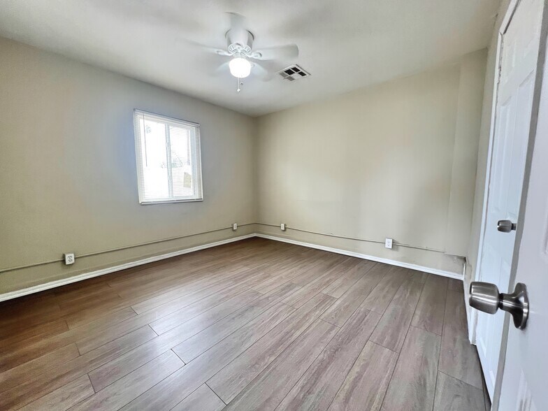 More Photos Of 927 S 35th Ave, Phoenix Apartments For Sale