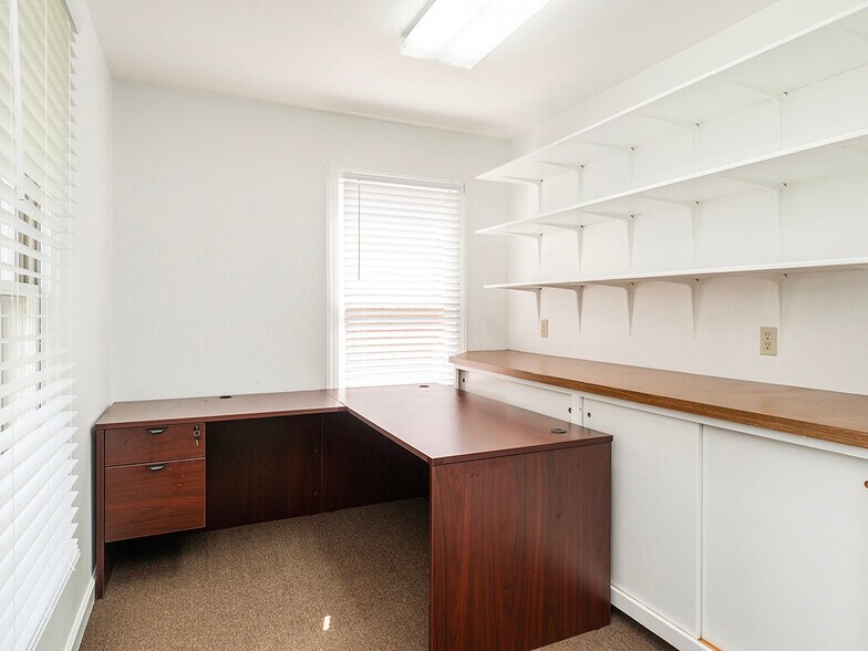 More Photos Of 3051-3057 S Church St, Burlington Office For Sale
