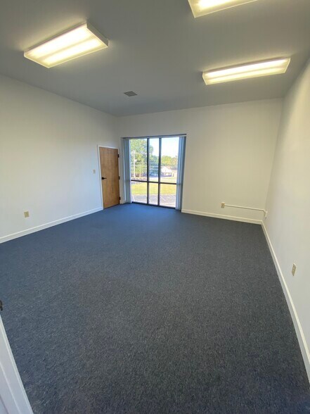 More Photos Of 1934 16th St NE, Hickory Freestanding For Lease