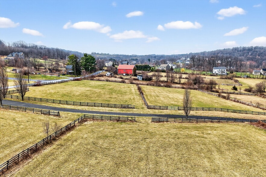 More Photos Of 2121 Church View Rd, Coopersburg Horse Stables For Sale