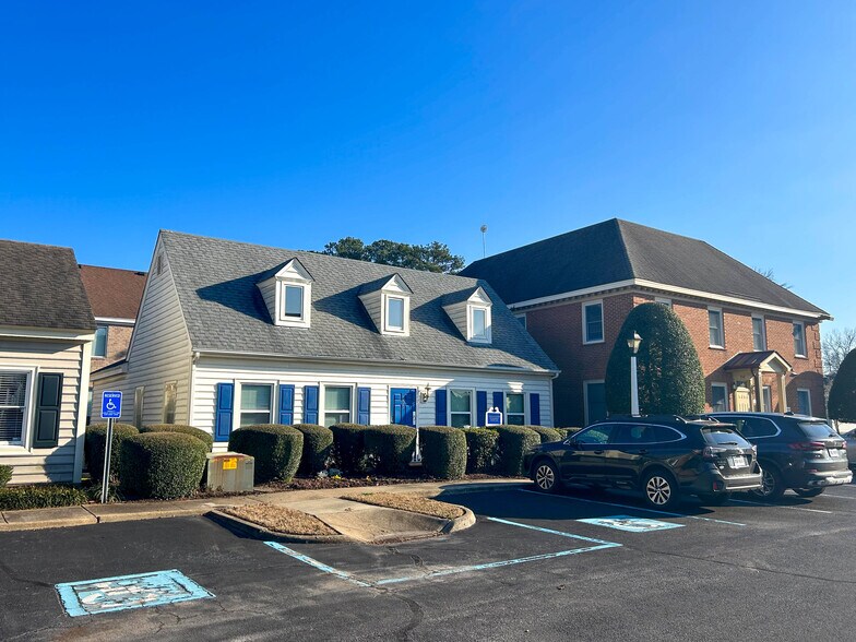 Primary Photo Of 806 Newtown Rd, Virginia Beach Office For Sale