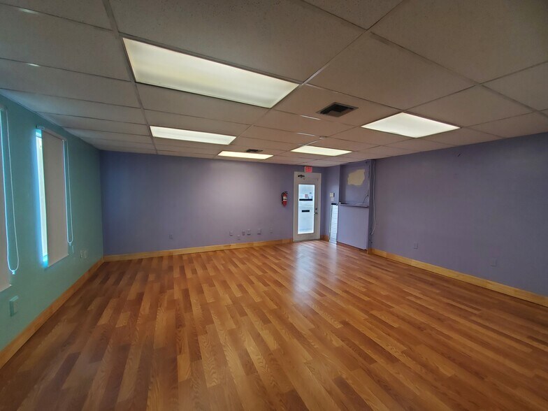 More Photos Of 2501 NW 17th Ln, Pompano Beach Warehouse For Lease