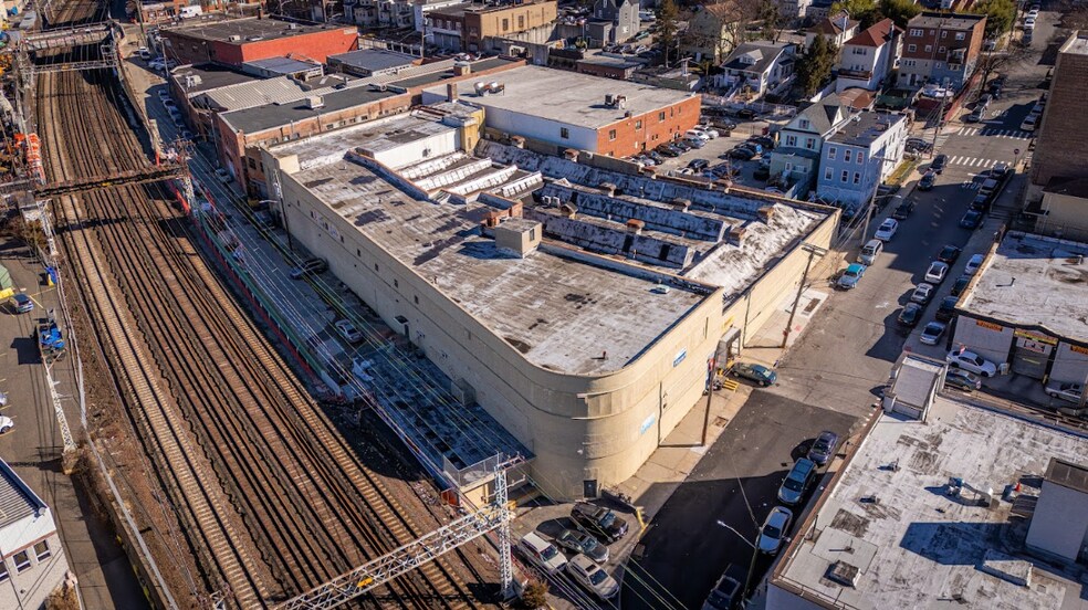 More Photos Of 555 E 242nd St, Bronx Distribution For Lease