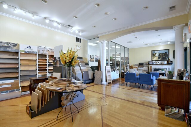 More Photos Of 1024-1036 Busse Hwy, Park Ridge Showroom For Sale