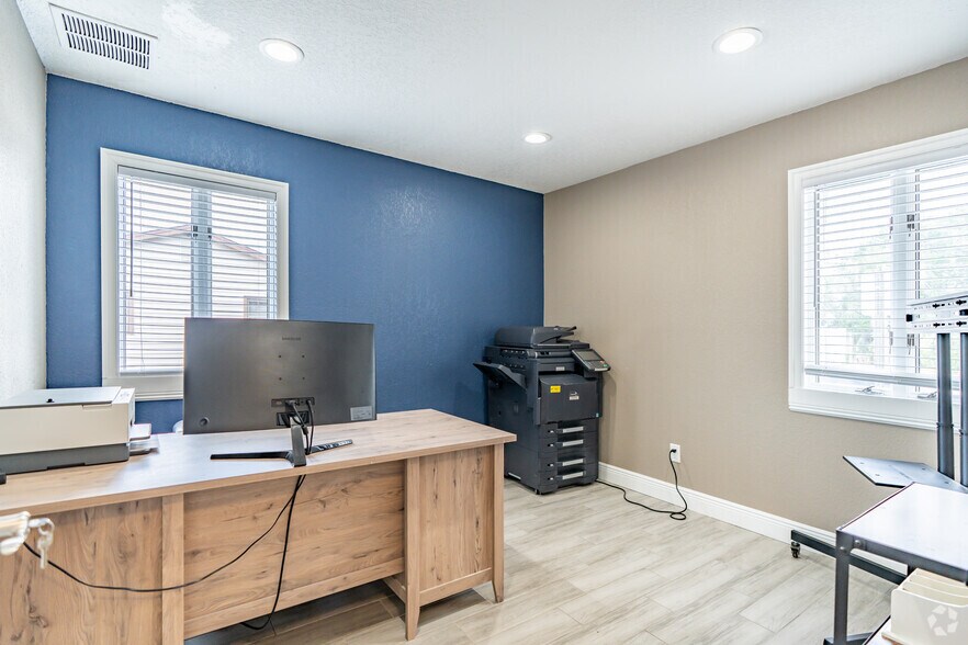 More Photos Of 1471 S Missouri Ave, Clearwater Office For Sale