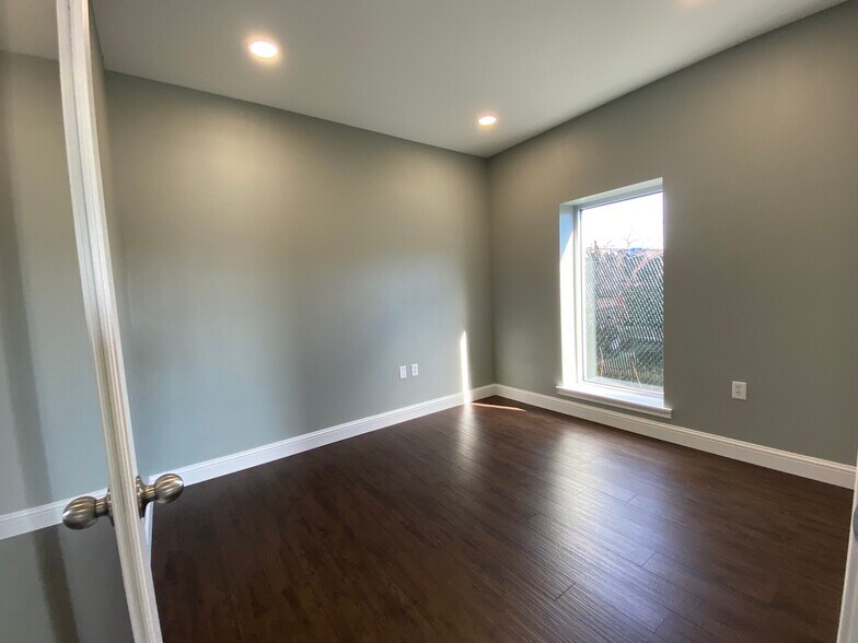 More Photos Of 5490 Washington Blvd, Beaumont Office For Lease