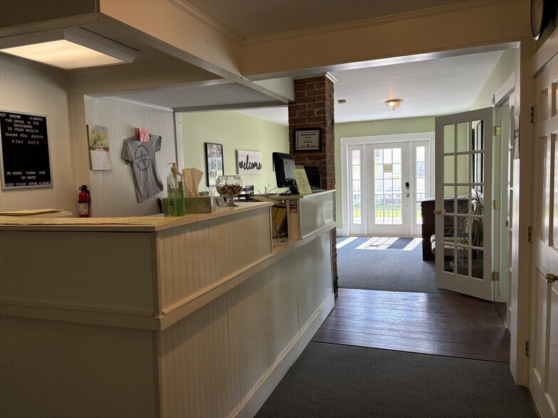 More Photos Of 589 Daniel Webster Hwy, Merrimack Office Residential For Sale