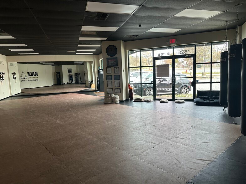 More Photos Of 1525 Poinsett Hwy, Greenville Storefront Retail Office For Lease