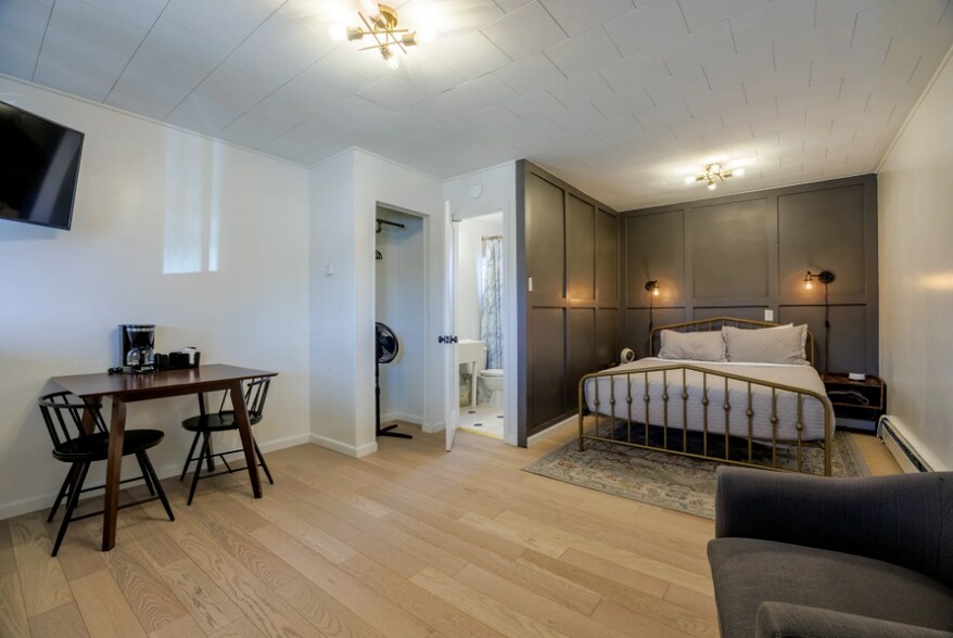 More Photos Of 207 Elm St, Leadville Hotel For Sale