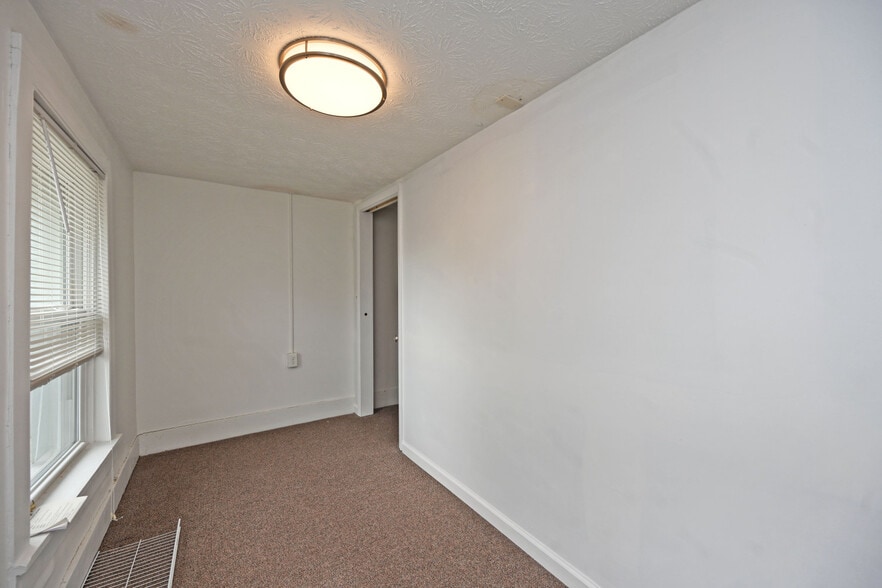 More Photos Of 9101 N Dixie Dr, Dayton Storefront Retail Office For Sale