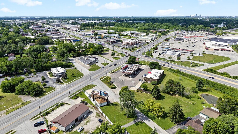 More Photos Of 7102 E Pendleton Pike, Indianapolis Office For Sale